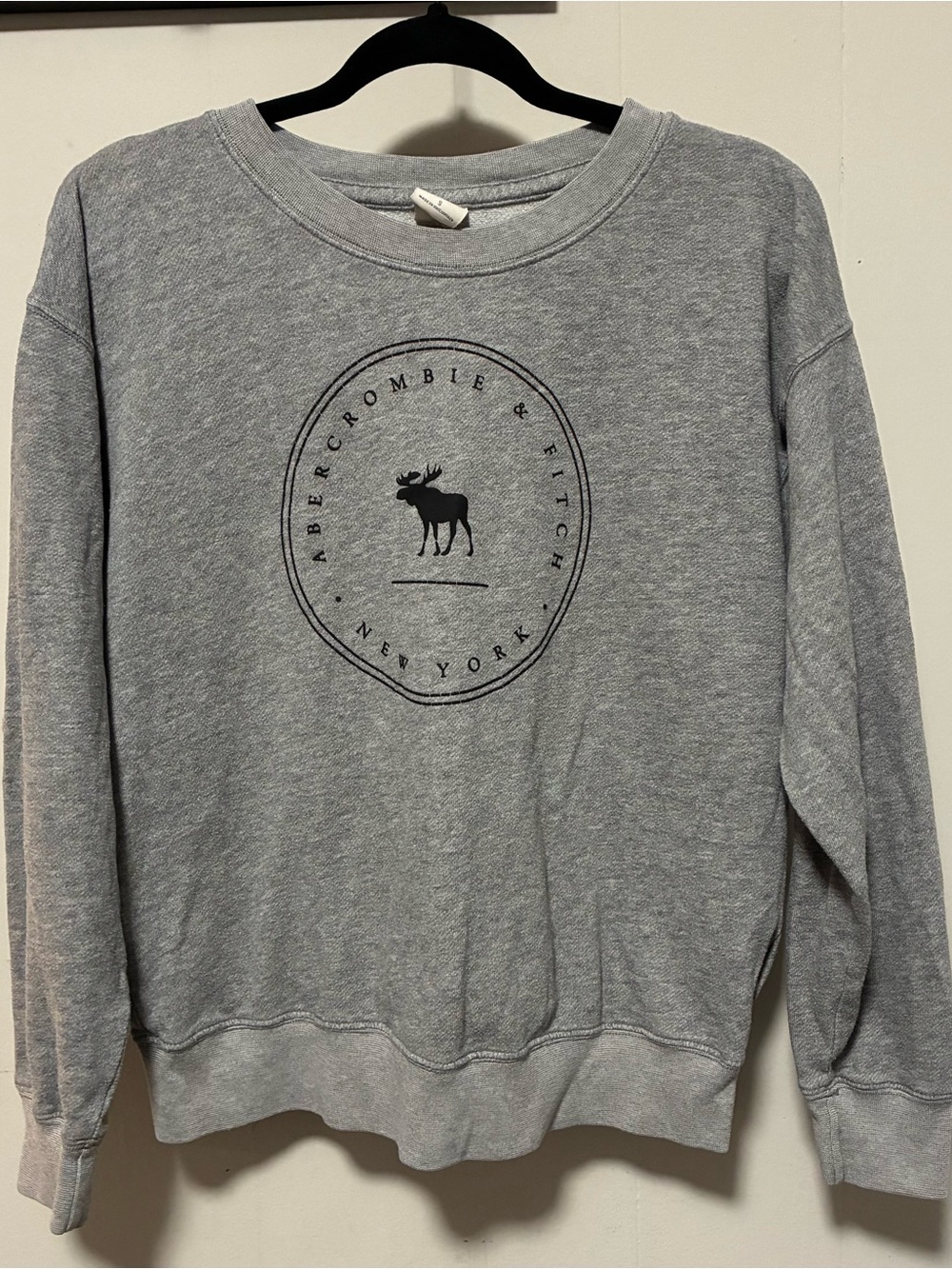 Abercrombie & Fitch Women’s Small Gray Moose Logo Crewneck Sweatshirt